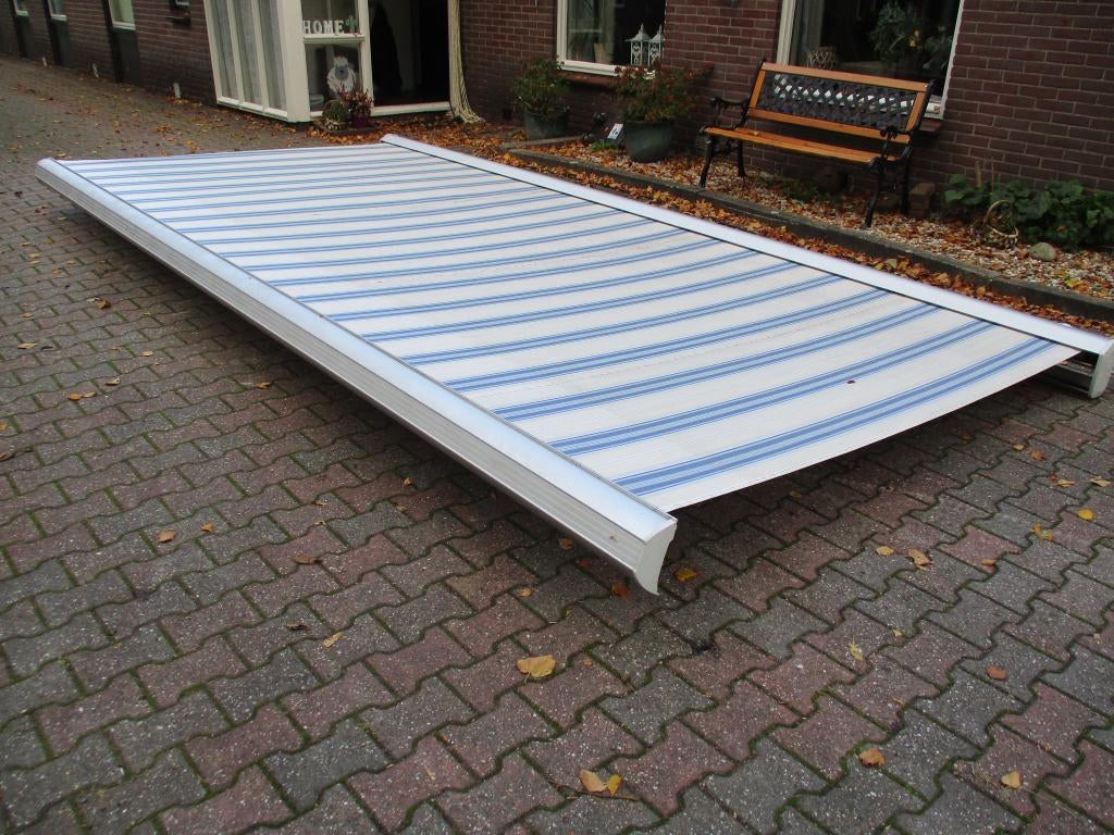 elektrisch knikarmzonnescherm 5.20 m breed uitval 2.50 m., Gebruikt, 450 cm of meer, Elektrisch, Ophalen of Verzenden