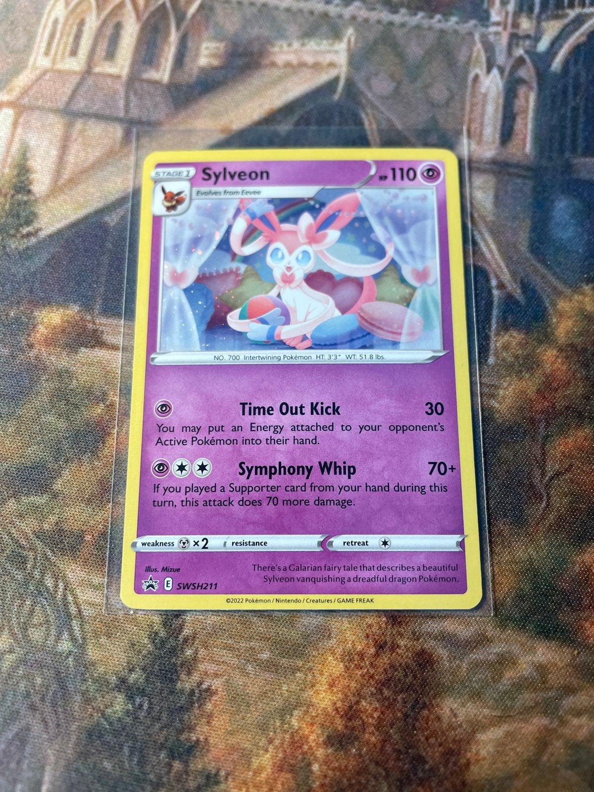 Sylveon SWSH211 Black Star Promo Pokémon Kaart, Ophalen of Verzenden, Zo goed als nieuw, Losse kaart, Foil