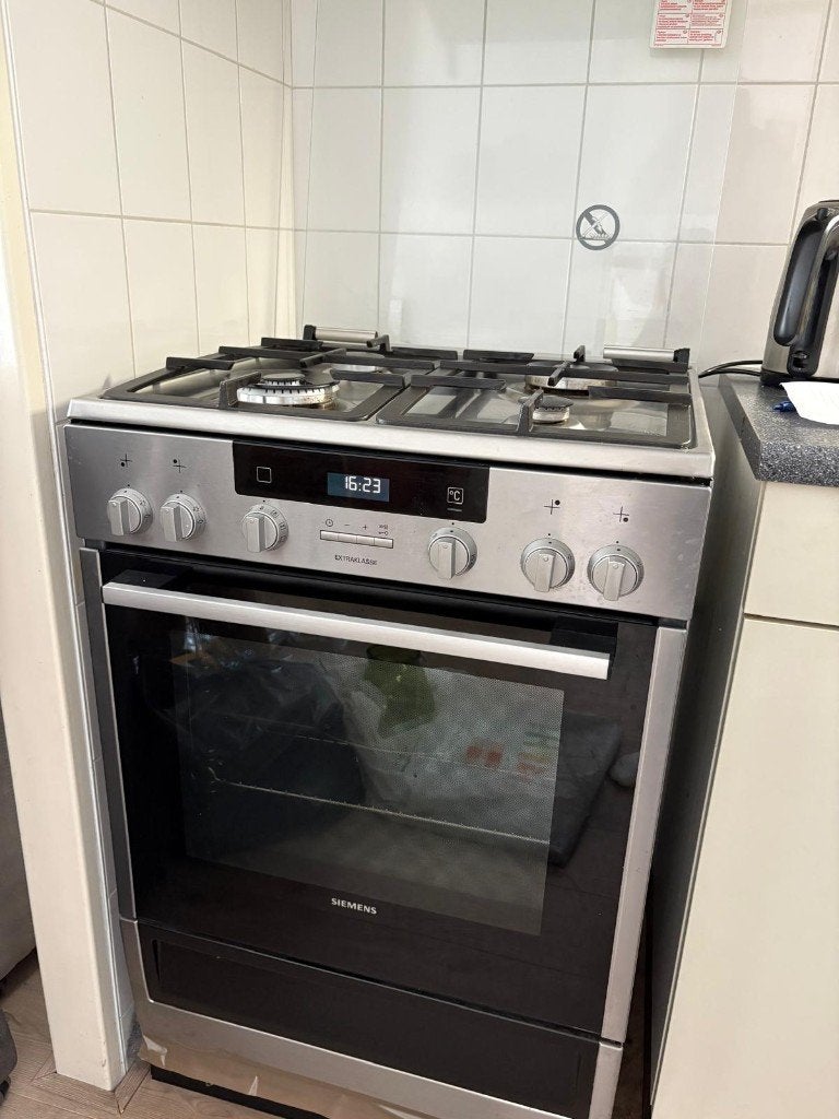 TEAB! (18-08 OPHALEN): Siemens gasfornuis 4-pits met oven, Ophalen, Gebruikt, 4 kookzones, Gas