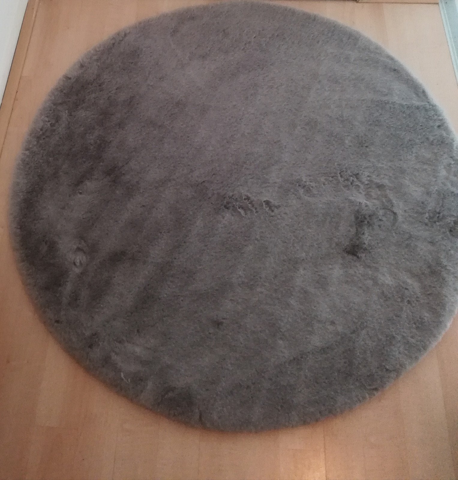 Vloerkleed rond grijs fluffy, Ophalen of Verzenden, Zo goed als nieuw, Minder dan 10 m², Grijs