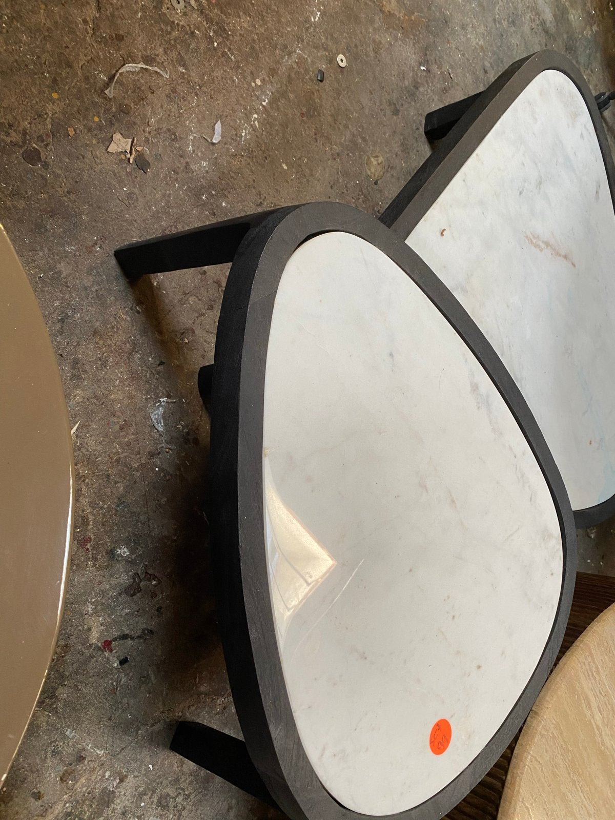 Bijzettafel set organische vorm wit marmer zwart mangohout, Ophalen, Minder dan 55 cm, Nieuw, Overige vormen