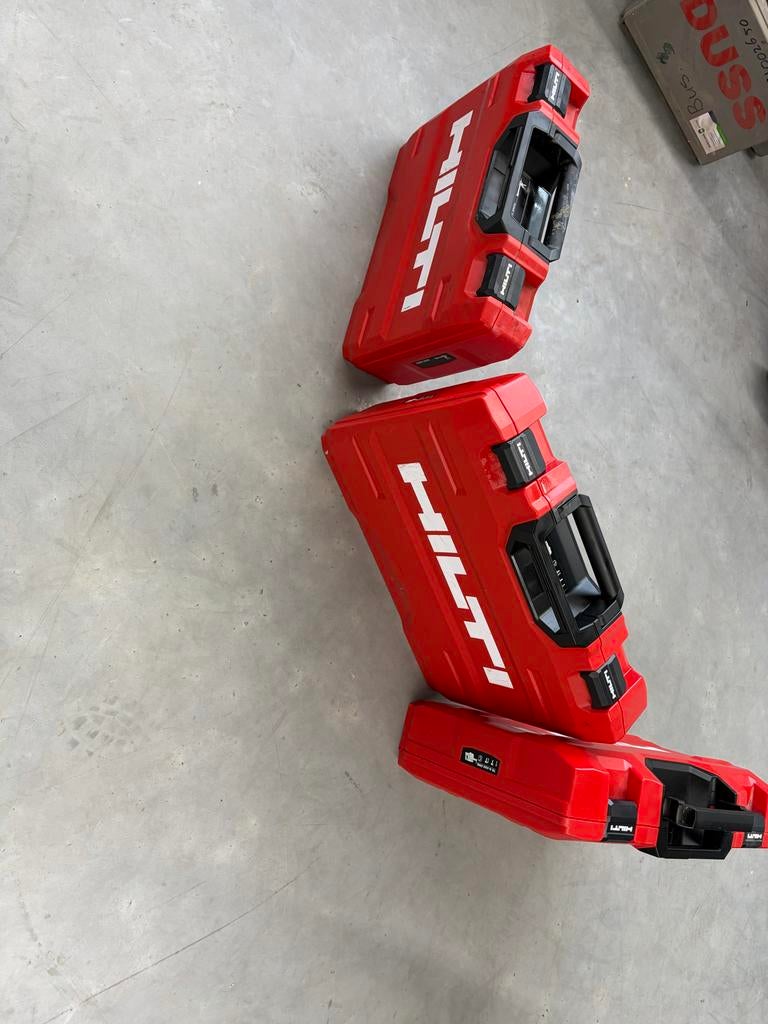 Hilti Gereedschapskoffers (3 stuks), Ophalen