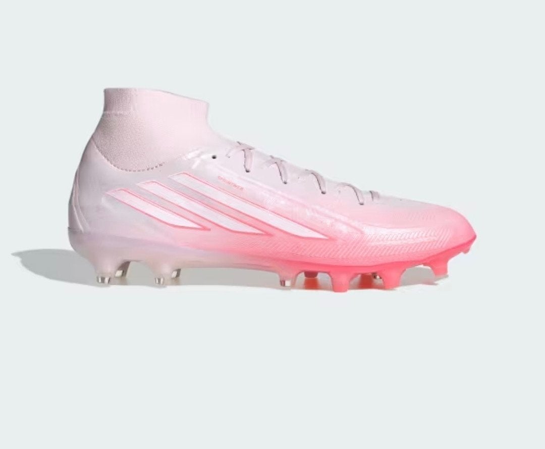 Roze Adidas voetbalschoenen - Nieuw, Maat XS of kleiner, Schoenen, Nieuw, Ophalen of Verzenden