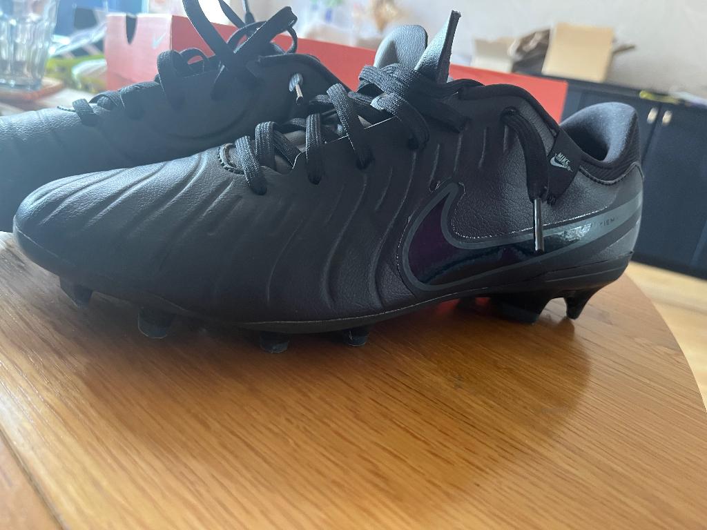 Voetbalschoenen, Sport en Fitness, Maat XS of kleiner, Ophalen, Nieuw, Schoenen