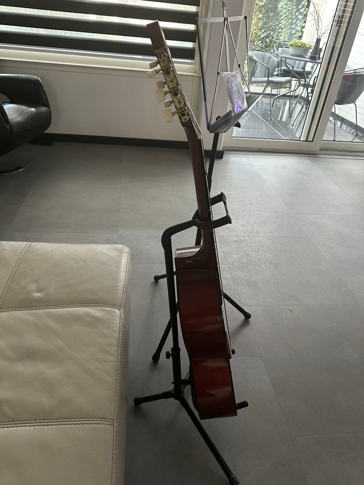 Klassieke gitaar met standaard, hoes en bladmuziekstandaard, Ophalen, Zo goed als nieuw, Klassieke of Spaanse gitaar, Met koffer