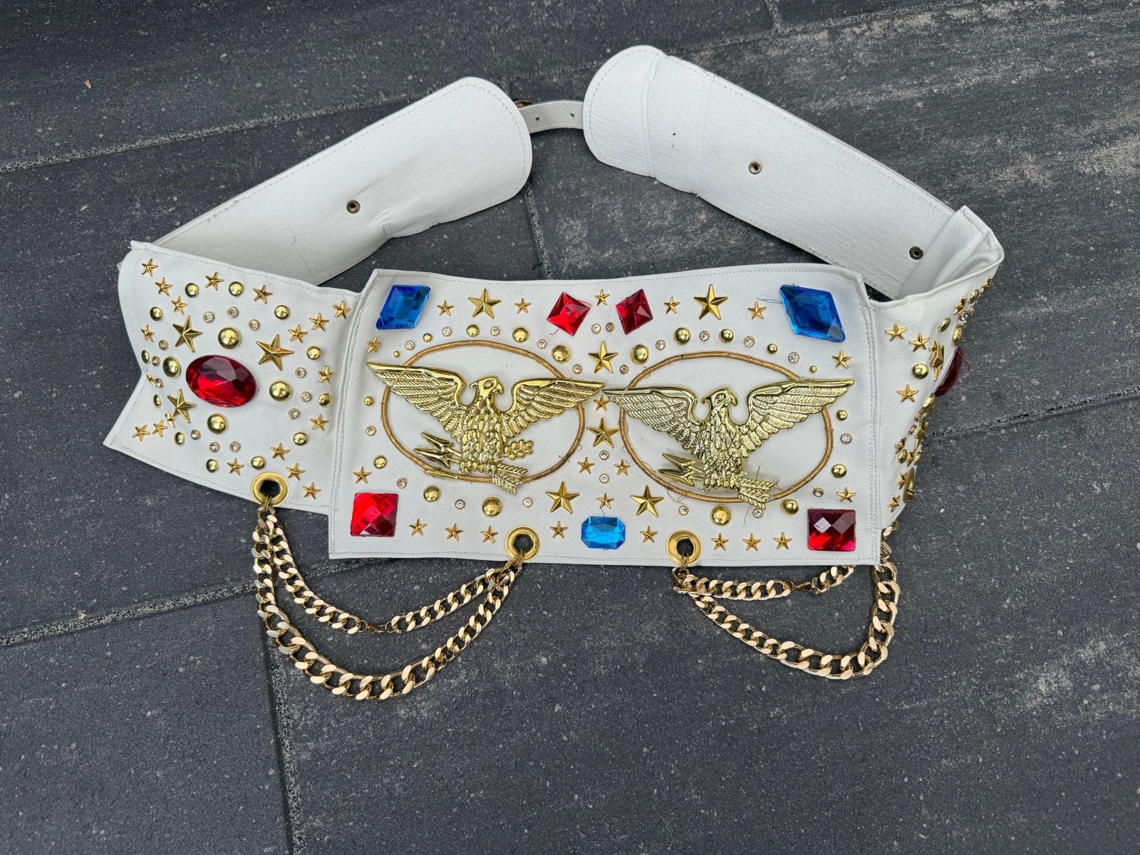 Witte Elvis Riem met Adelaars en Edelstenen, Kleding | Heren, Wit, Ophalen of Verzenden, 115 cm of meer, Riem of Ceintuur