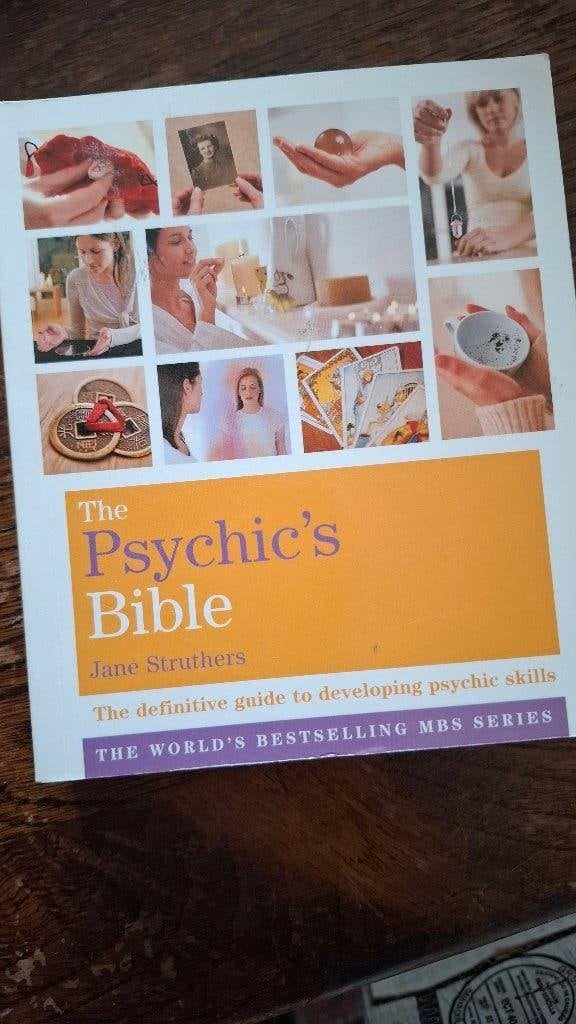 The Psychic's Bible, Ophalen of Verzenden, Zo goed als nieuw, Overige onderwerpen, Achtergrond en Informatie