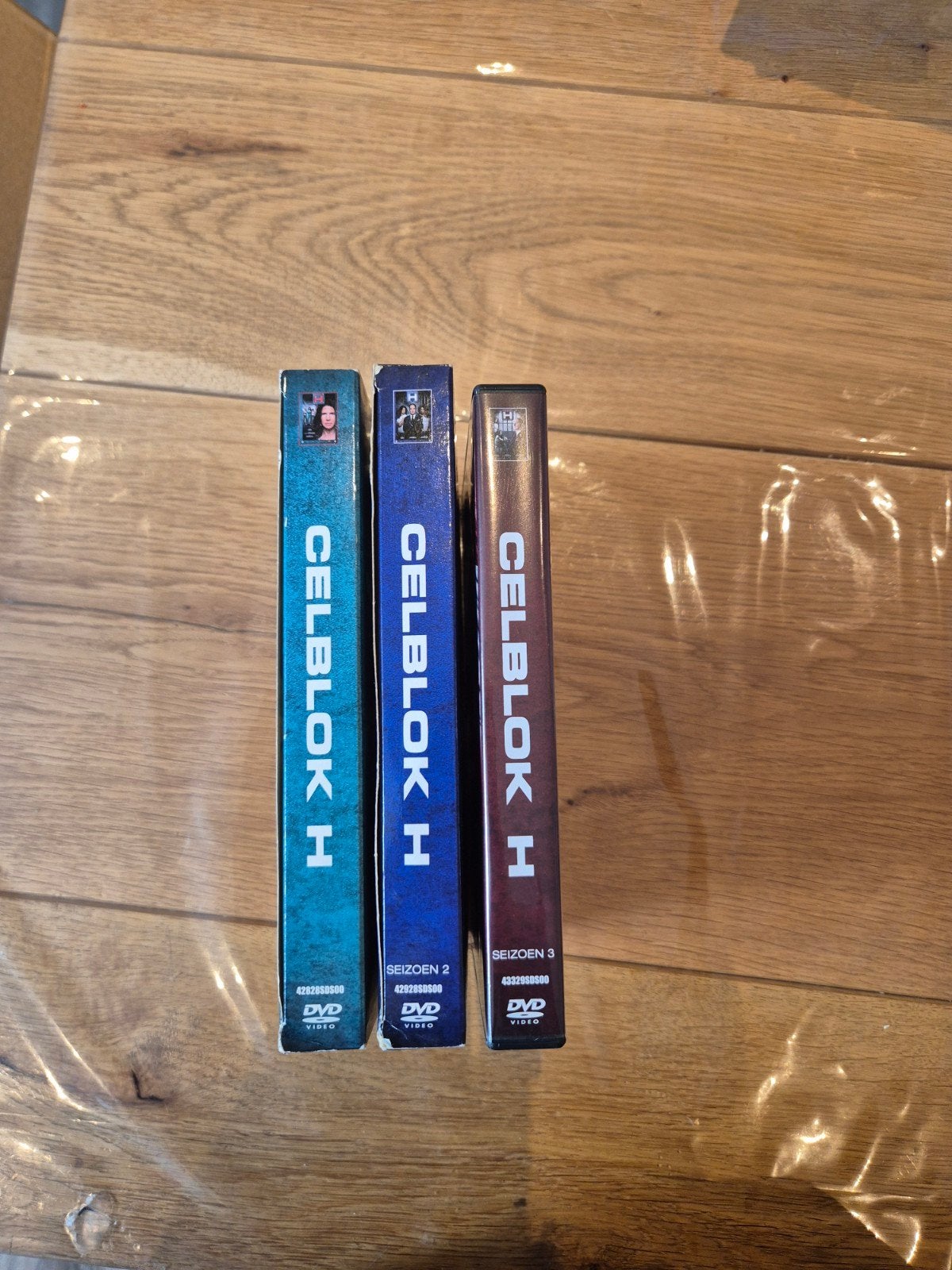 Celblok H, Ophalen, Gebruikt, Misdaad, Seizoen 1