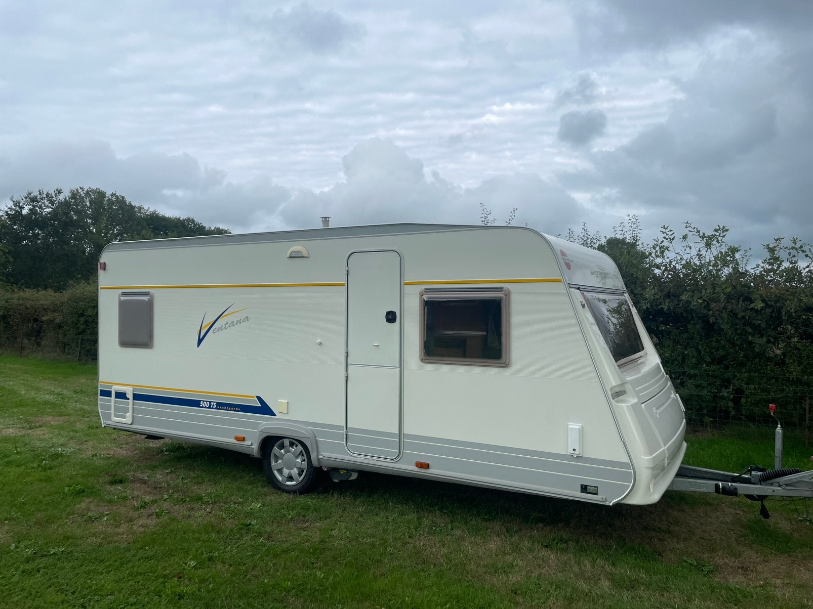 Burstner Ventana Avantgarde 500 TS 2000, Caravans en Kamperen, Rondzit, Particulier, Bürstner, 4 tot 5 meter