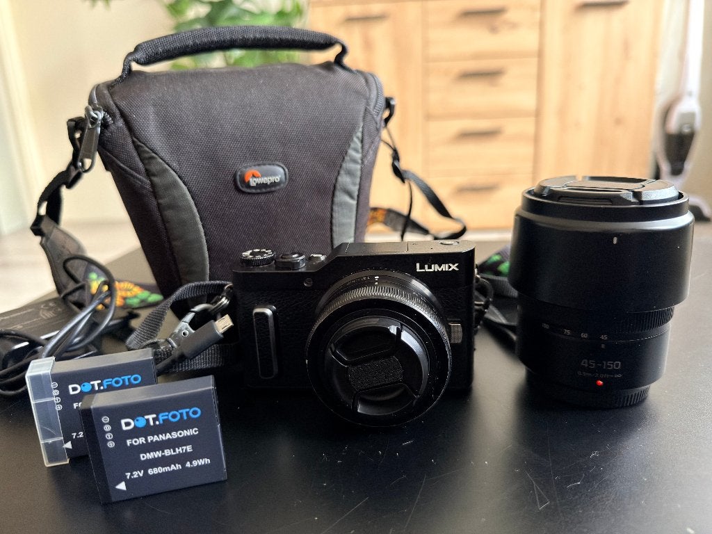Panasonic Lumix GX880 + 2 lenzen + 3 accu’s + Lowepro tas, Gebruikt, Panasonic, Ophalen of Verzenden, Kantelbaar/draaibaar scherm