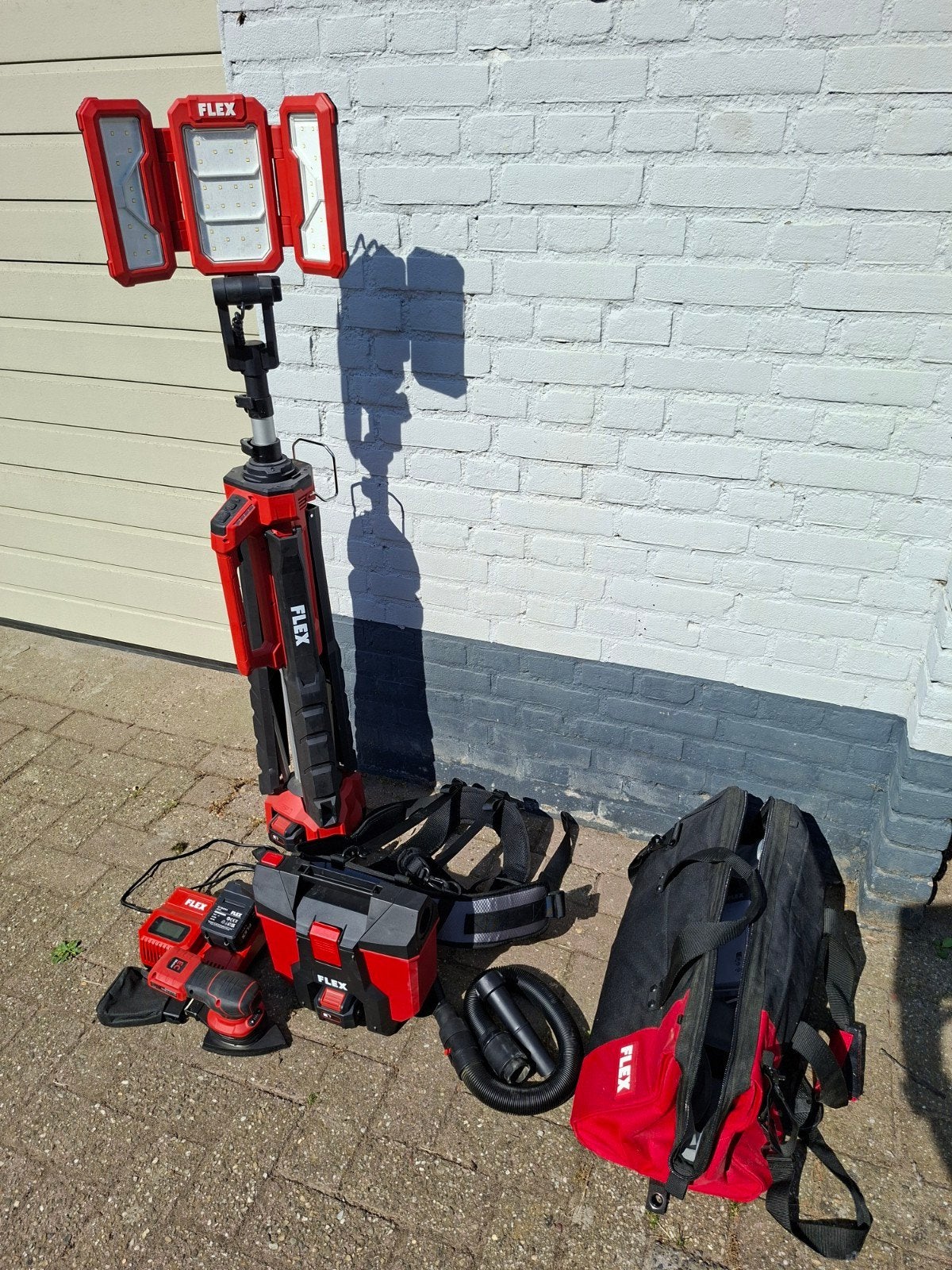 Flex bouwset, schuurmachine, stofzuiger en bouwlamp., Ophalen, Nieuw, Vlakschuurmachine