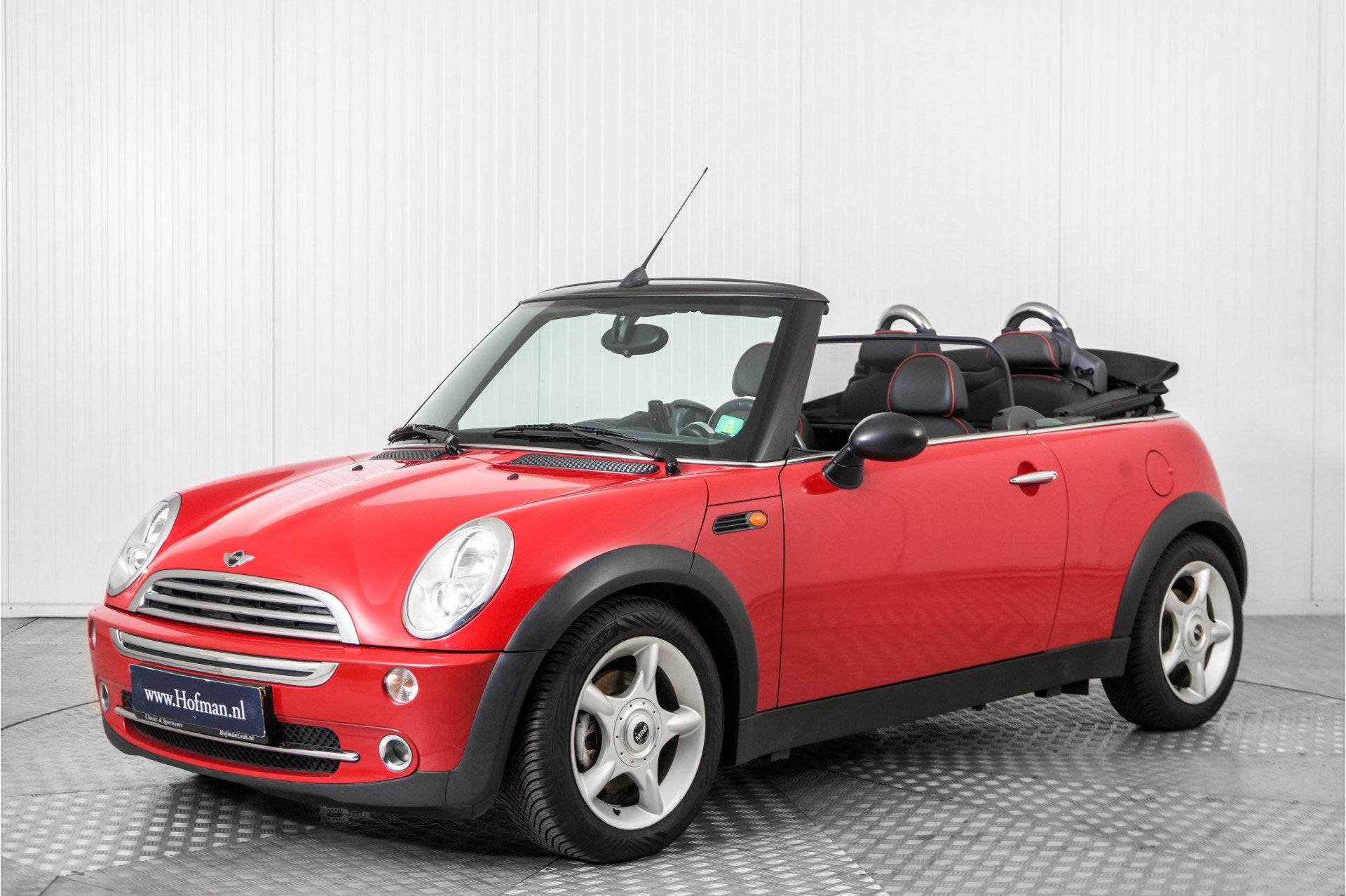 MINI Cabrio 1.6 One Pepper (bj 2004), Auto's, Gebruikt, 4 cilinders, Cabriolet, 4 stoelen