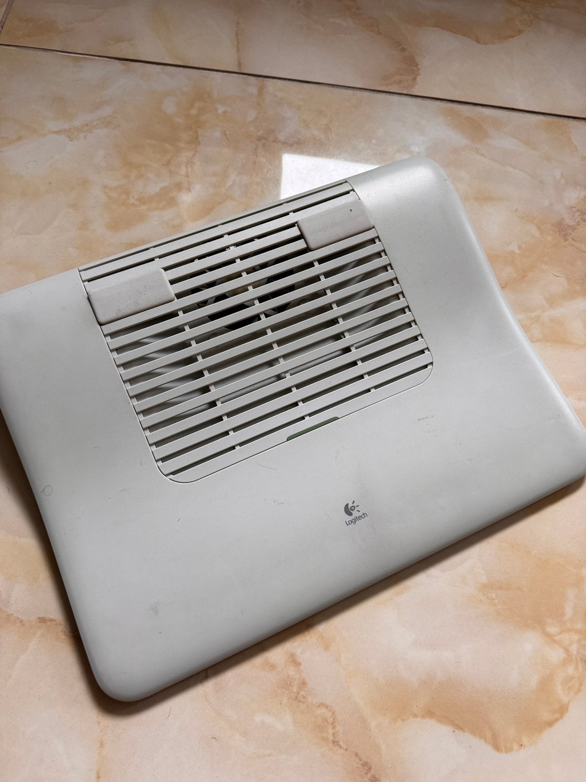 Laptopcooler logitech, Ophalen of Verzenden, Gebruikt