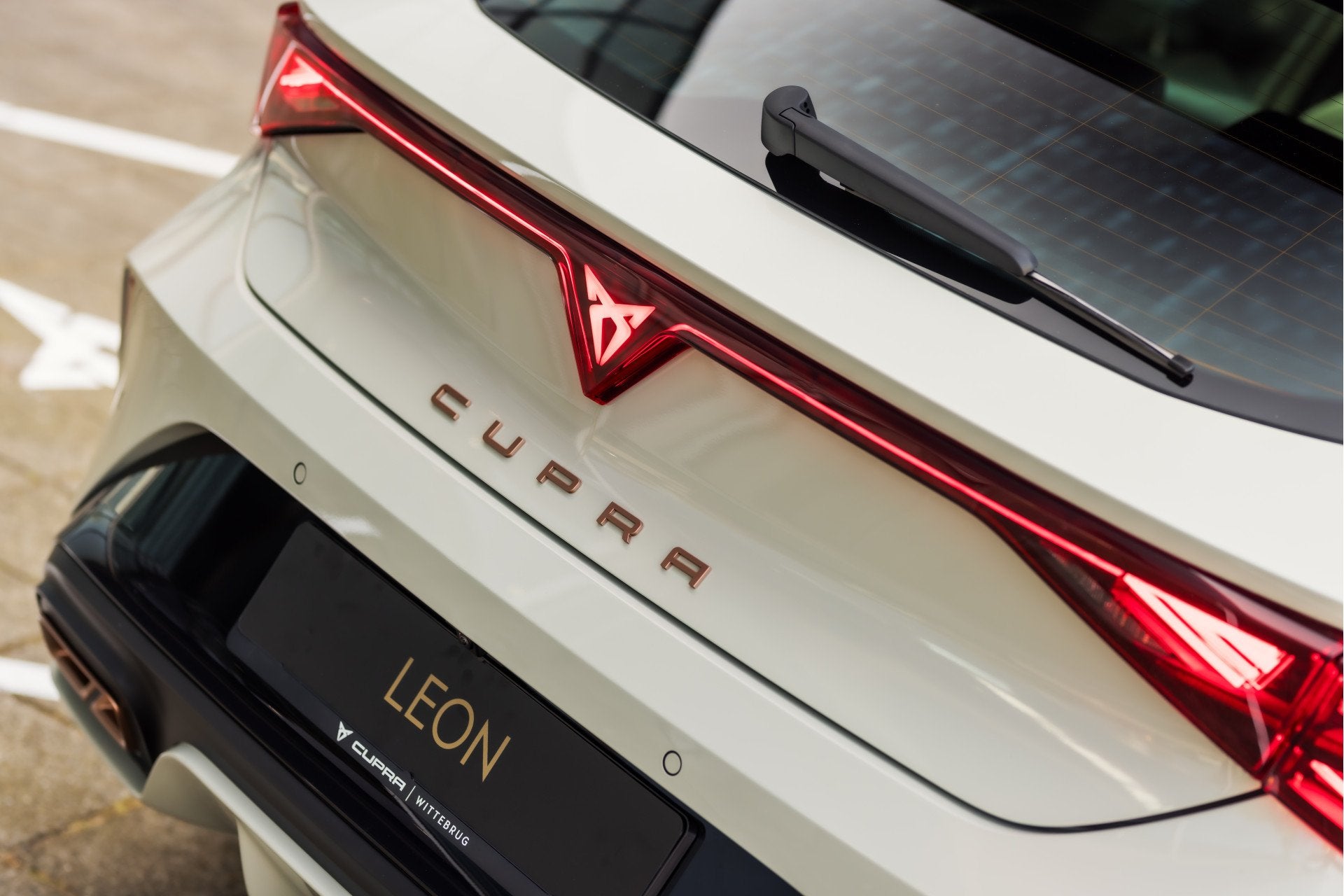 Foto 11 van CUPRA Leon 1.5 TSI e-Hybrid VZ Performance €4500,- voordee