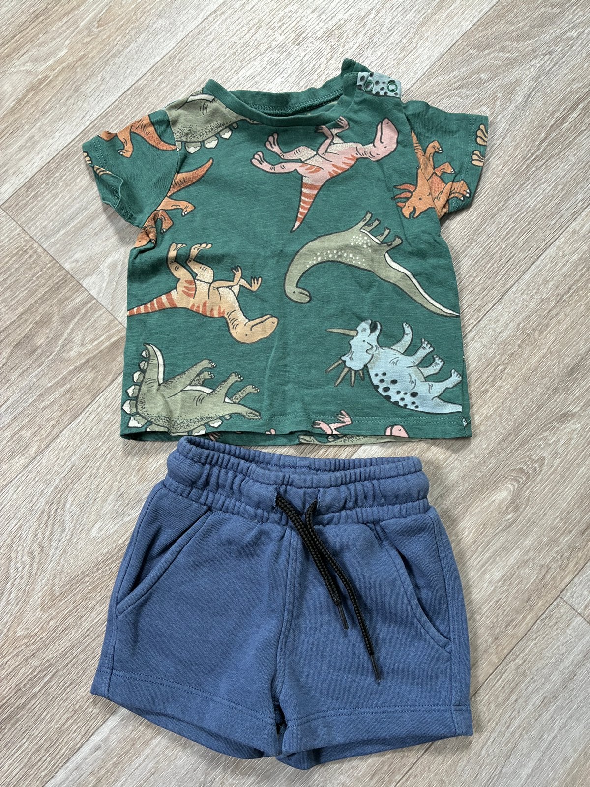 Babysetje dino groen/blauw maat 62, Ophalen of Verzenden, Zo goed als nieuw, Jongetje, Setje