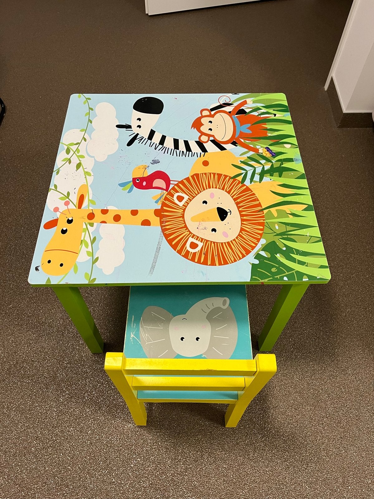Kinder tafel en stoel set met jungle dieren, Ophalen, Gebruikt, Tafel(s) en Stoel(en)