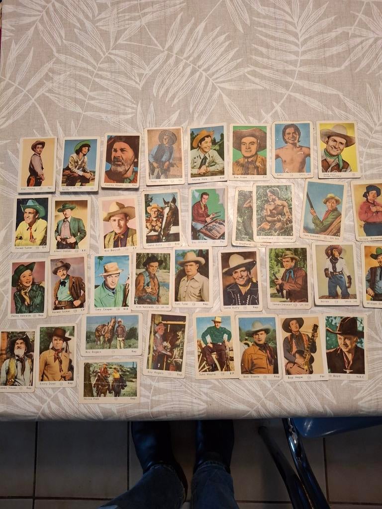 35 Album plaatjes van diverse Filmsterren oa Roy Rogers, Verzamelen, Verzenden, Gebruikt, Film, Overige typen