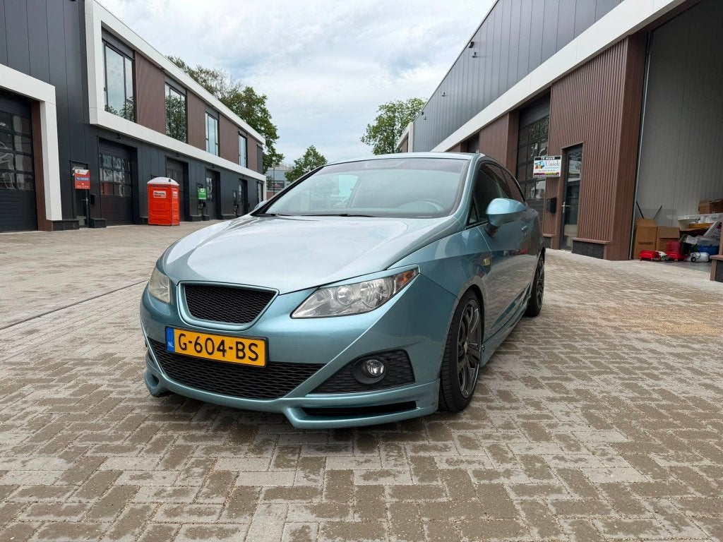Seat Ibiza SC 1.4 Benzine Sport - LED Onderverlichting, Auto's, Seat, Stof, 40 €/maand, Zwart, Blauw