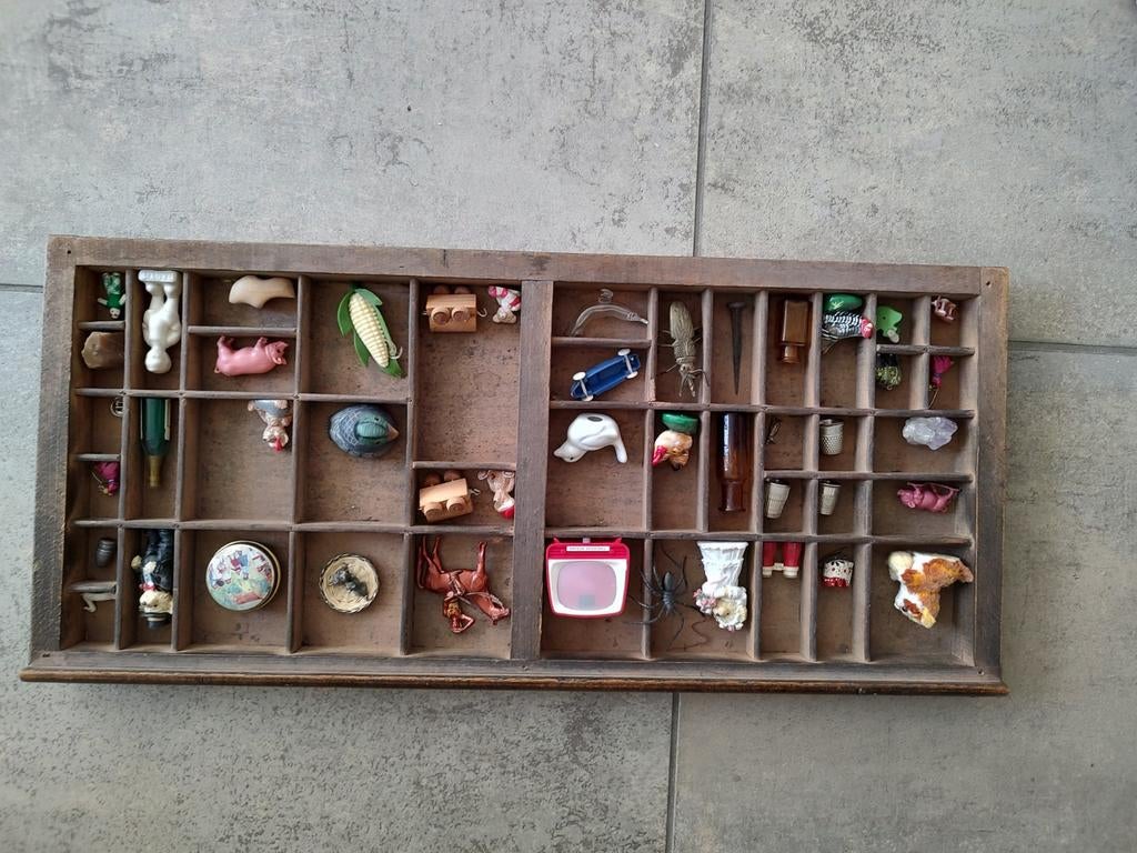Originele houten letterbak met inhoud en ophanghaken, Ophalen of Verzenden