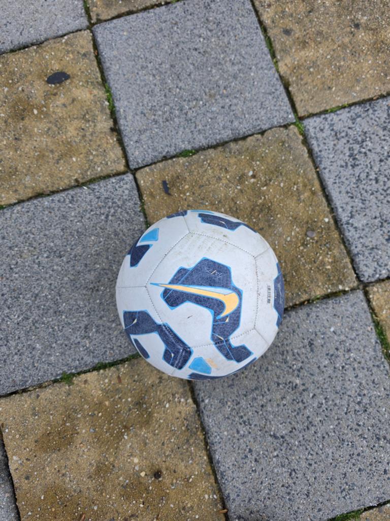 voetbal - Gebruikte Nike voetbal, Maat XS of kleiner, Ophalen, Gebruikt, Bal