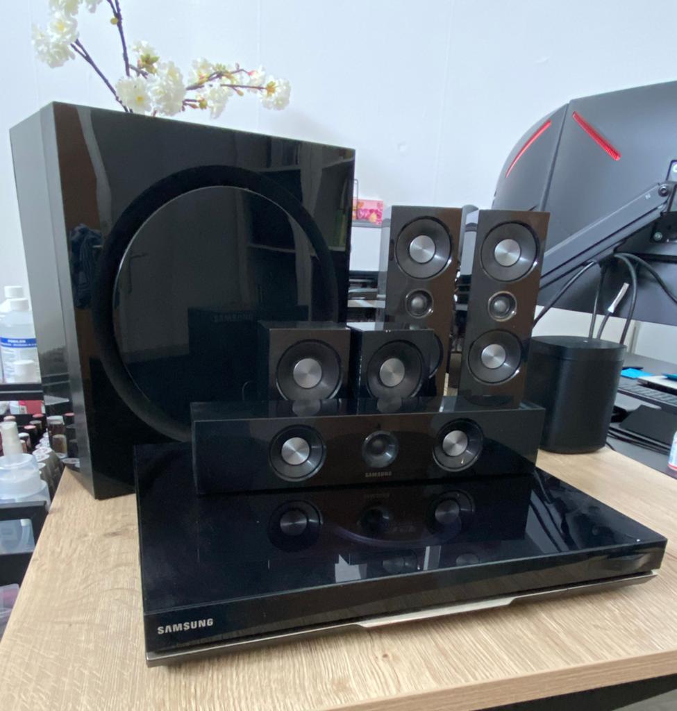 Samsung blueray 5.1 home cinemaset, Audio, Tv en Foto, Home Cinema-sets, Blu-ray-speler, 70 watt of meer, Zo goed als nieuw, 5.1-systeem