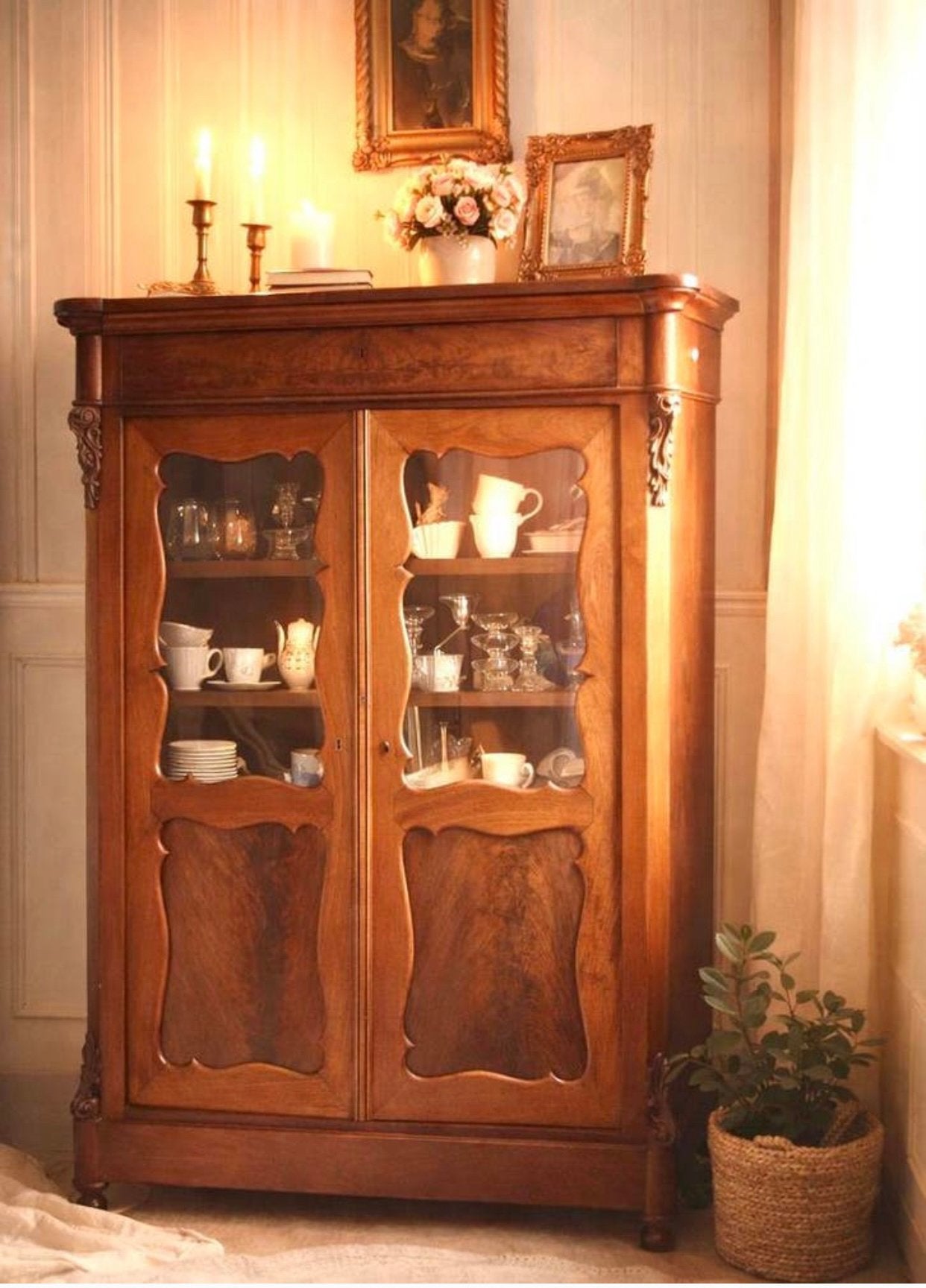 Antieke servies kast Willem III bloem mahonie, Ophalen