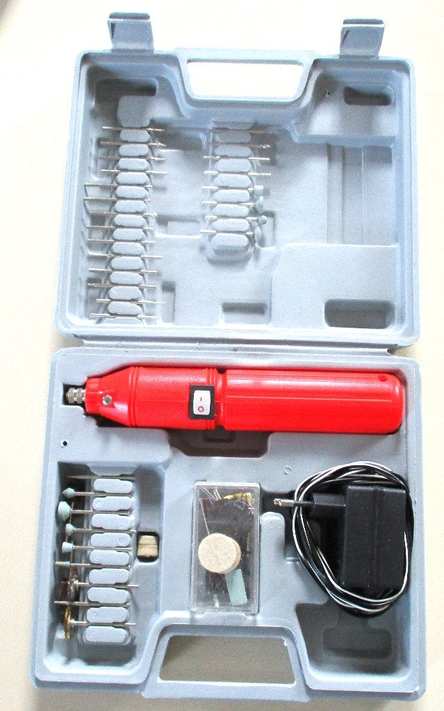 Graveer set bestaande uit motor  met toebehoren., Ophalen of Verzenden, Nieuw, 1:32 tot 1:50