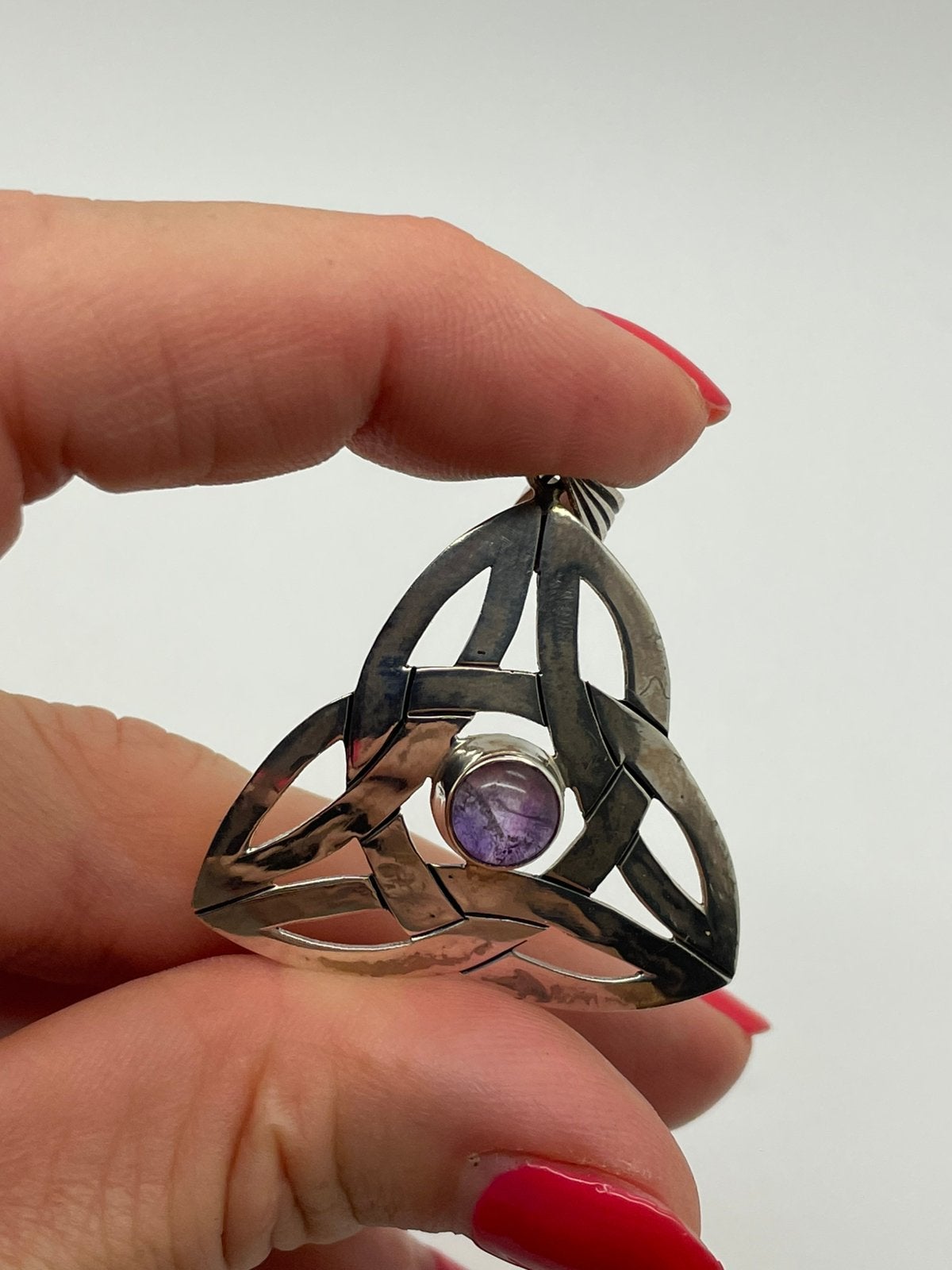 F564 Prachtige zilveren hanger Keltisch ontwerp, Overige voorstellingen, Ophalen of Verzenden, X, Met edelsteen