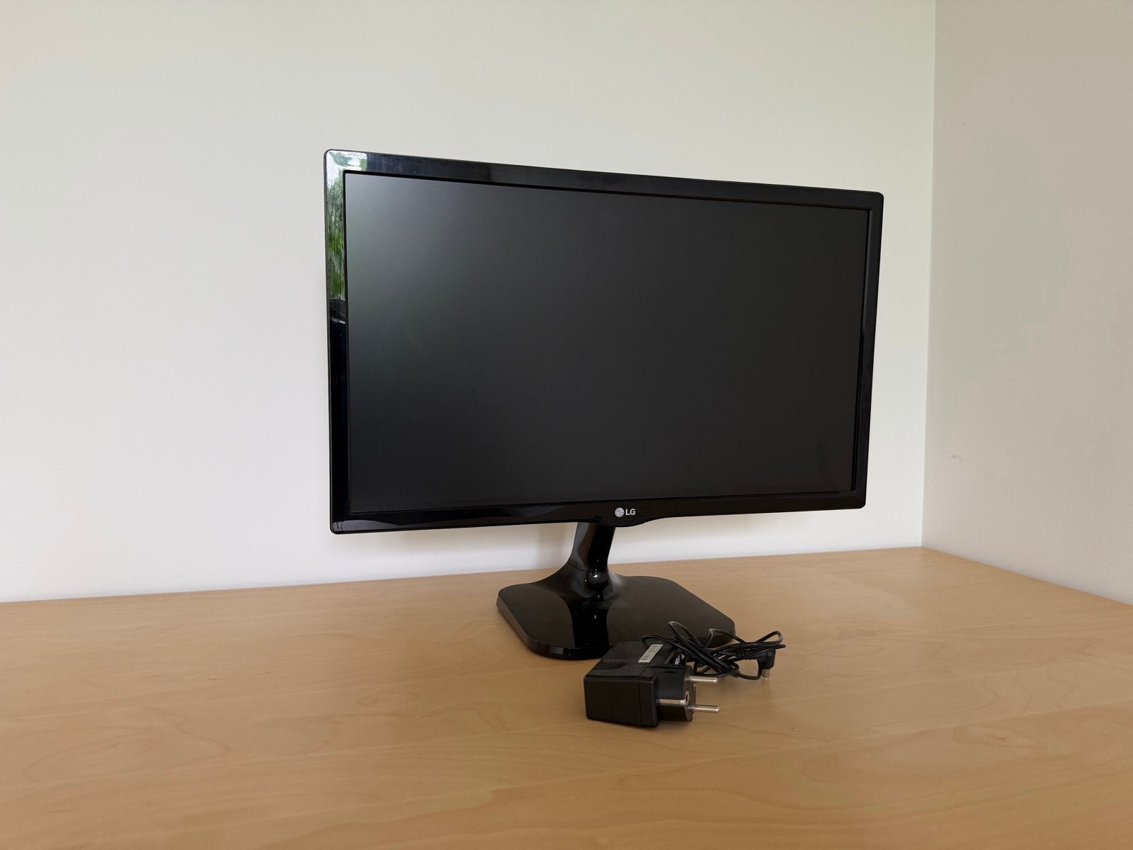 LG Monitor - Zwart 22”, Goede Staat, Computers en Software, Monitoren, Ophalen, Gebruikt, Full HD, 1 tot 2 ms