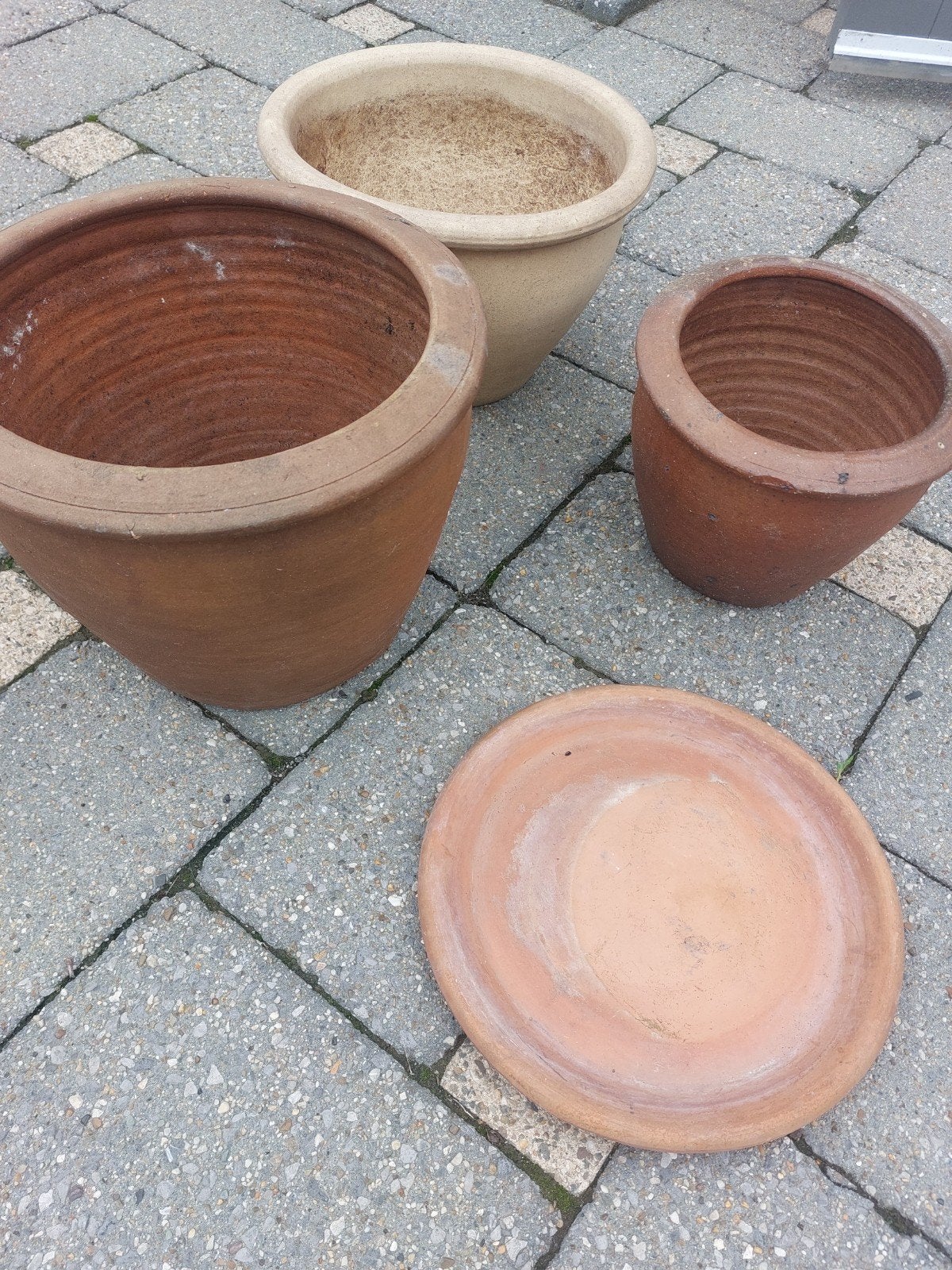 Diverse bloempotten: terracotta en aardewerk, Gebruikt, Rond, Minder dan 40 cm, Balkon