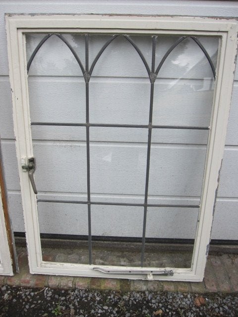104h x 78br Stalen raam, naar buiten te openen glas in lood, Antiek en Kunst, Curiosa en Brocante, Ophalen