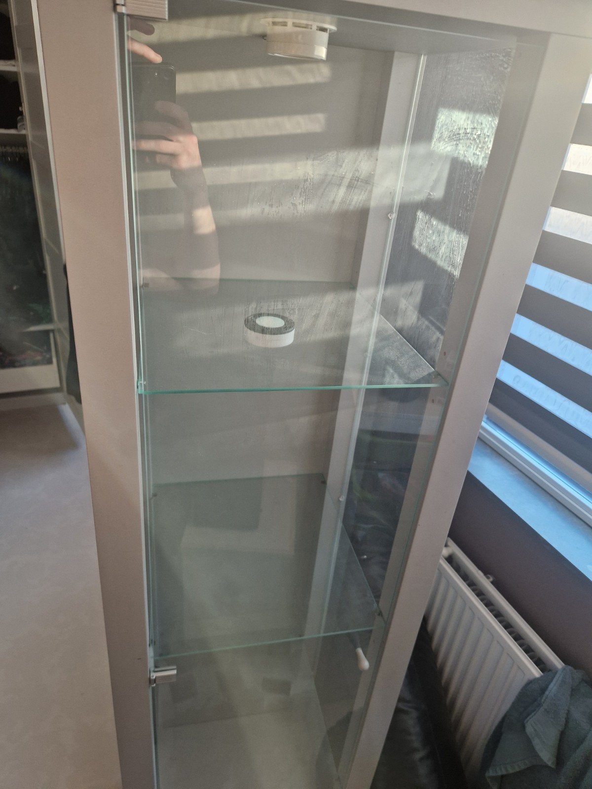 Vitrinekast met glazen deur en 3 glazen plankjes, Huis en Inrichting, Kasten | Vitrinekasten, Gebruikt, 150 tot 200 cm, Minder dan 50 cm