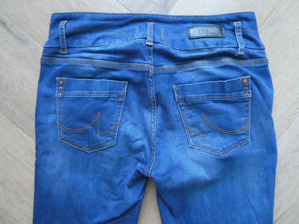 Mooie LTB Zena, Mid Rise, Slim spijkerbroek maat 29-34, Blauw, Ophalen of Verzenden, Zo goed als nieuw, LTB