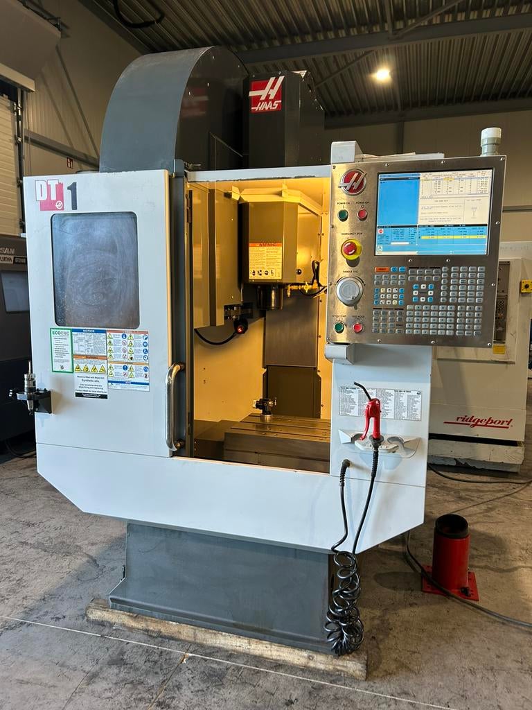 Haas DT-1 CNC Bewerkingscentrum/BoorTapcentrum, Ophalen, Metaaldraaibank