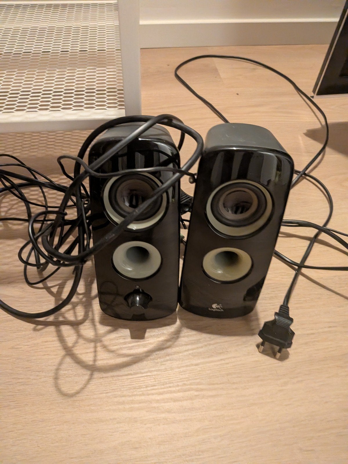 Logitech 2.1 Speakersysteem met Subwoofer, Ophalen of Verzenden, Zo goed als nieuw