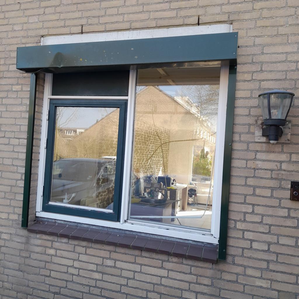 Groen rolluik, Ophalen