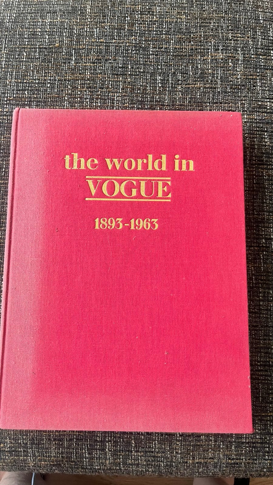 The World in Vogue 1893-1963 - Mode en Geschiedenis, Boeken, Mode, Verzenden, Gelezen