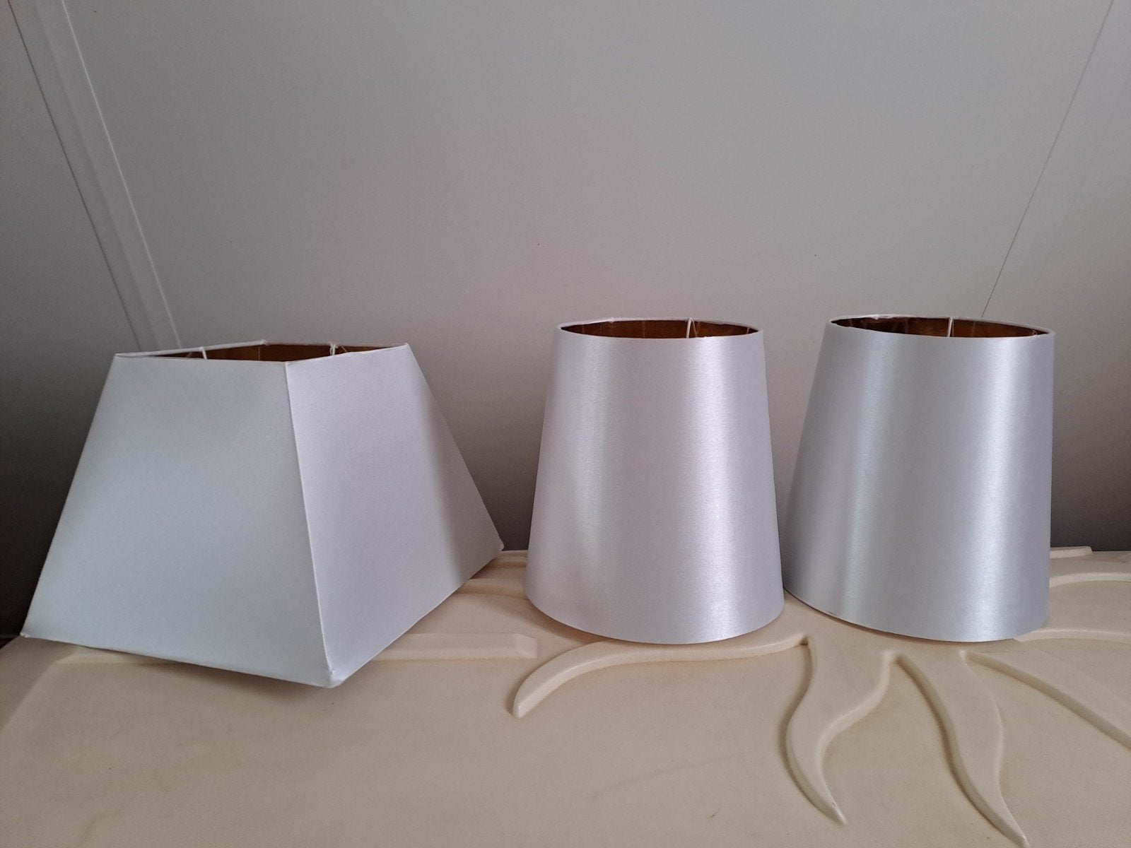 Set van 3 lampenkappen: 1 vierkant, 2 rond, zilver/goud, Huis en Inrichting, Overige typen, 28 cm, Zo goed als nieuw, Textiel