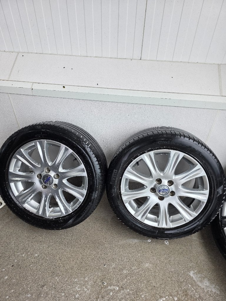 Volvo 17 inch velgen, Auto-onderdelen, Banden en Velgen, Ophalen, Gebruikt, Velg(en), 17 inch