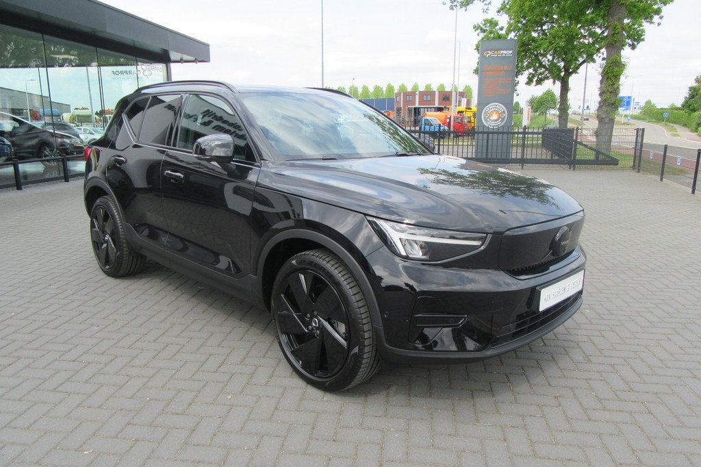 Volvo EX40 Single Motor 82 KWh Plus Black Ed. Lounge, 360 Ca, Automaat, Achterwielaandrijving, Gebruikt, 24 maanden