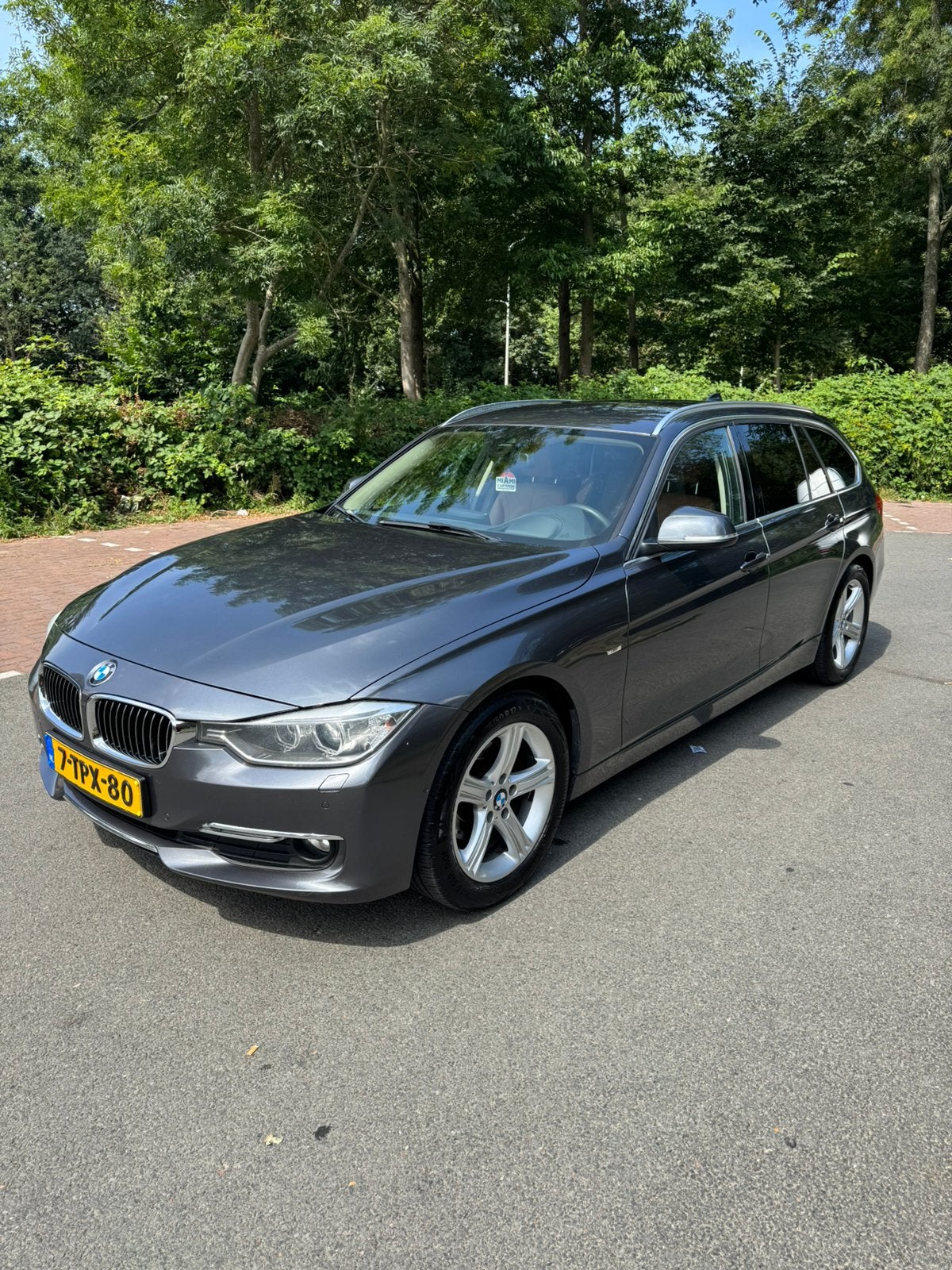 BMW 3-Serie 2.0 316D Touring Luxury AUT 2014 Grijs, Auto's, Achterwielaandrijving, 1995 cc, Beige, 4 cilinders
