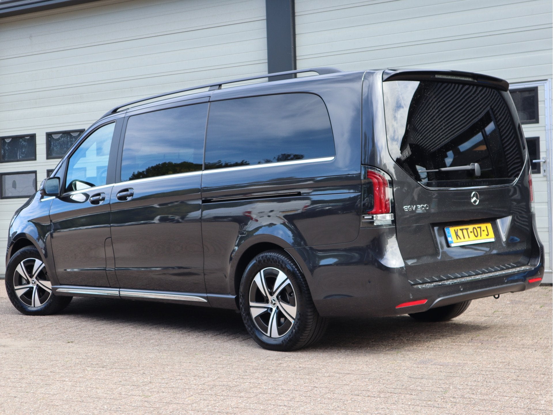 Mercedes-Benz EQV 300 L3 Extra lang - 7 Persoons - Avantgard, Auto's, Bestelauto's, Gebruikt, 7 stoelen, Te koop, BTW verrekenbaar