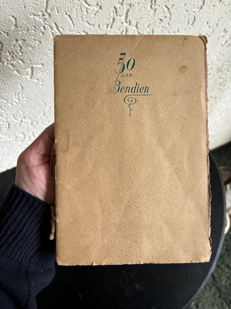 J.W.F. Werumeus Buning - 50 jaar Bendien - 1940, Gelezen, Ophalen of Verzenden, Nederland, J.W.F. Werumeus Buning