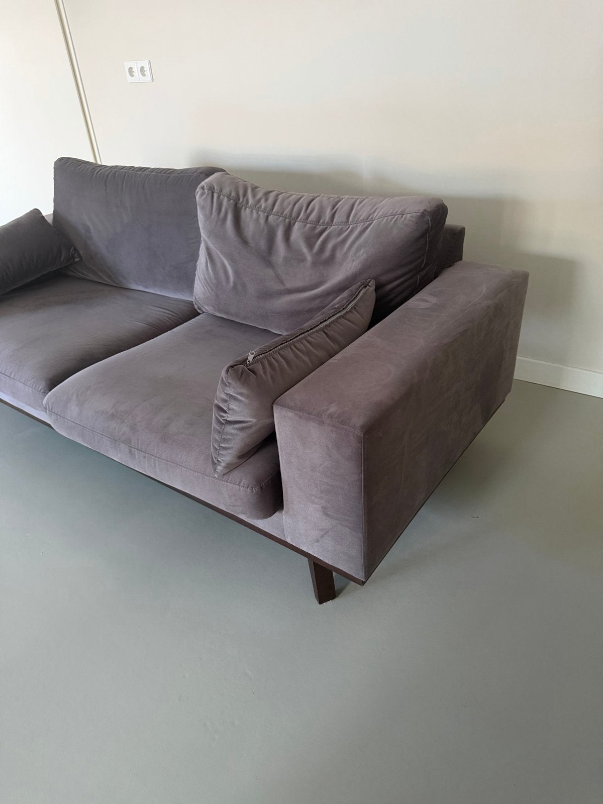 Nous living torino grijze tweepersoonsbank van velours, Ophalen, Gebruikt, Tweepersoons, 75 tot 100 cm