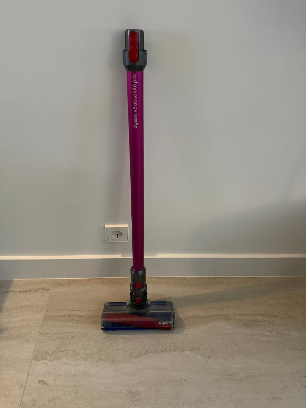 Dyson V8 Absolute Pro steel + zuigmond