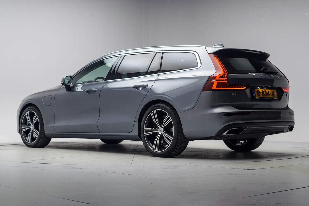 Volvo V60 2.0 T6 Recharge AWD R-Design Aut. [ Panorama Head-, Auto's, Automaat, Gebruikt, 4 cilinders, Automatische klimaatregeling