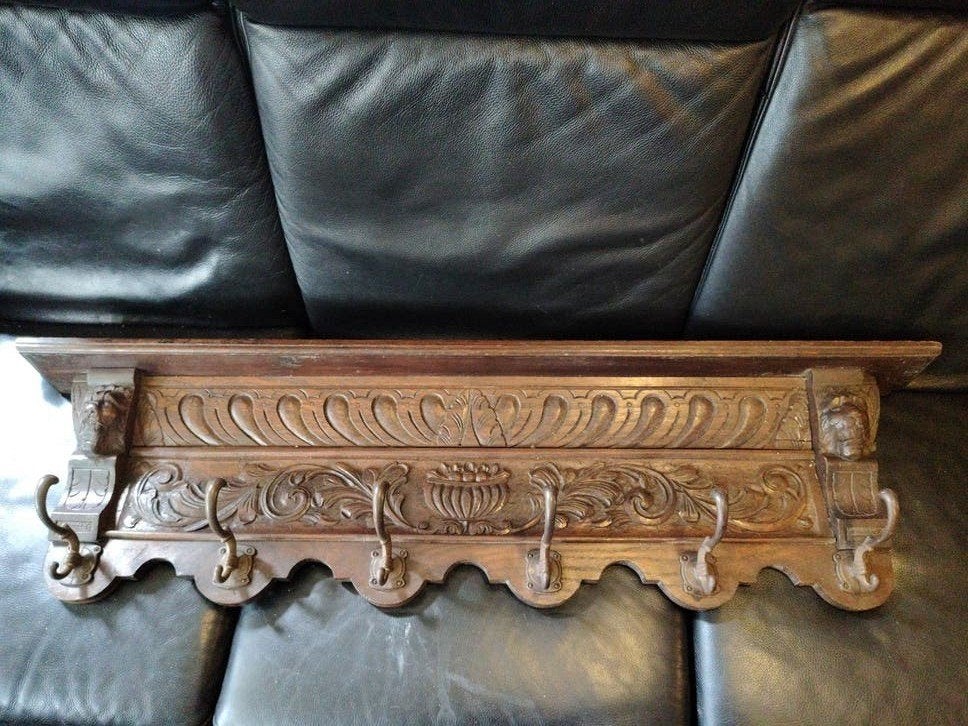 Antieke houten wandkapstok met sierlijk houtsnijwerk 6 haken, Ophalen, Gebruikt, Hout, Wandkapstok