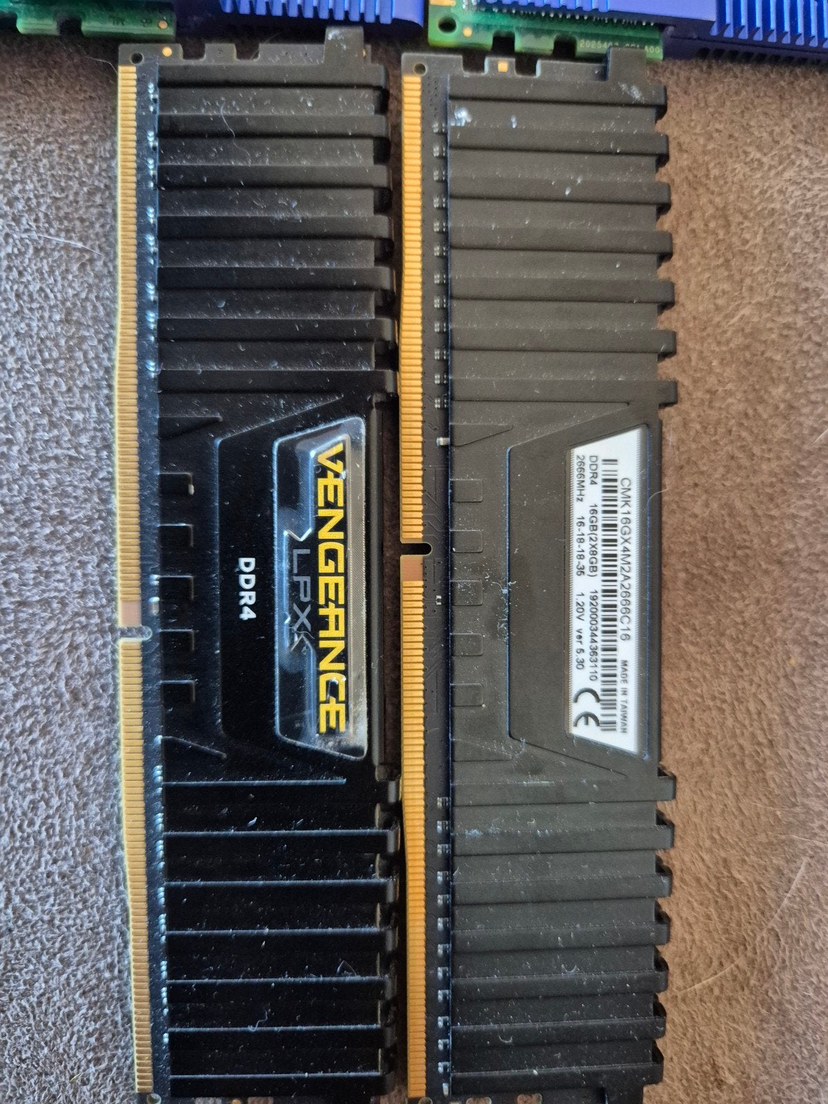 Ram geheugen  DDR4/DDR3 (vraagprijs is alles in 1), Computers en Software, RAM geheugen, Zo goed als nieuw, Desktop, 16 GB, DDR4