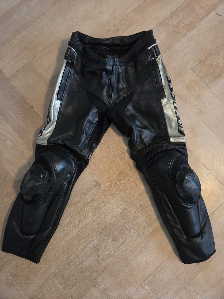 Dainese Racing leren motorbroek - Maat 50 - Topstaat!, Ophalen, Dainese, Broek | leer, Heren