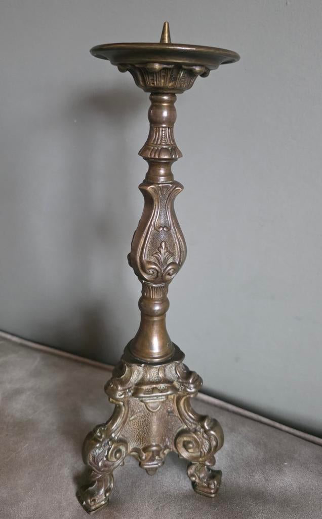 Antieke koperen / bronzen altaarkandelaar  neobarok stijl, Antiek en Kunst, Ophalen of Verzenden, Koper of Brons